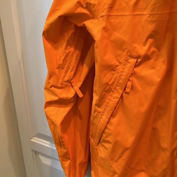 Helly Hansen Rain Jacket - Picture 3 of 8